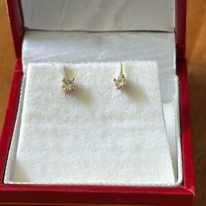 Diamond earrings 14k gold excellent.. Pickup only @ chino , California. 91709.